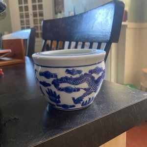 Vintage Porcelain Blue/white dragon Flower Pot